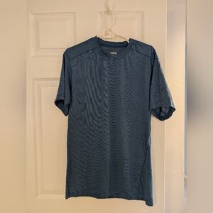 Columbia Men's Tech Activewear Blue Shirt Size Large